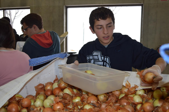 Sophomore George Stiffman decisively chooses edible onions.
