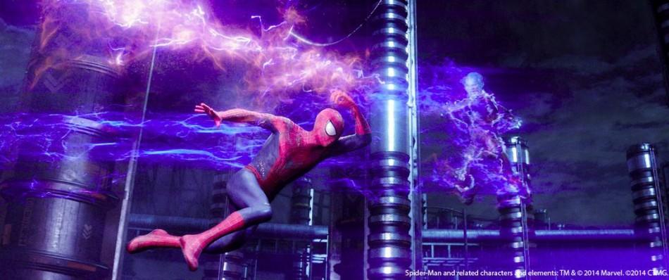 Spiderman+battles+Electro+in+The+Amazing+Spider-Man+2.++Andrew+Garfield+%5BSpider-Man%2FPeter+Parker%5D+gives+a+spot+on+performance+of+the+life+of+a+teen+with+the+qualities+it+takes+to+save+the+world+a+couple+times+over+and+Jamie+Fox+%5BElectro%5D+plays+a+fantastic+villain.