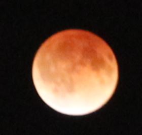 A photo of the April 15 Lunar Ecplise 