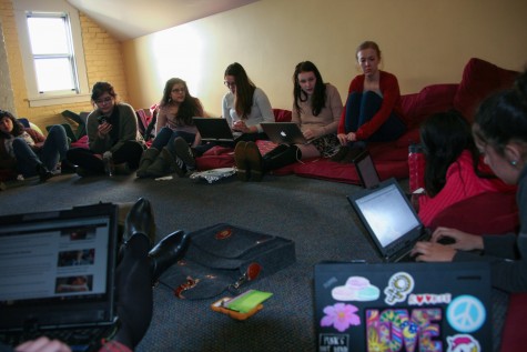 Members of the female affinity group Her Space meet to discuss sexism and work on a project promoting awareness of issues surrounding gender. “I figured other people had affinity groups where they could hang out and talk about this we need a place to hang out and talk about this because I just kept finding myself really frustrated in so many ways,” senior co-president Sarah Little said.