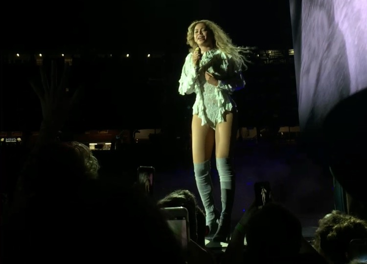 Beyoncé performs All NIght as the crowd sings along. 
