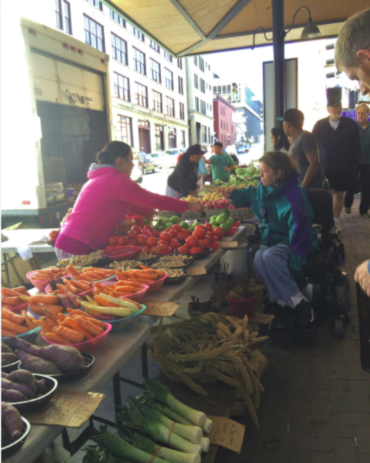 This fall T the St. Paul Farmer's Market you can expect to find many apples, potatoes, onions, gourds, pumpkins and many more seasonal crops.

