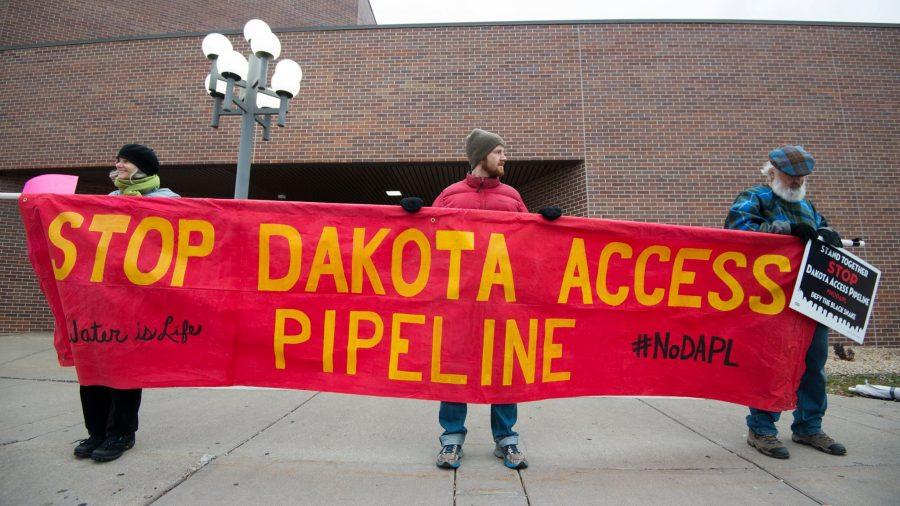 Protests+take+place+around+the+country+in+opposition+of+DAPL.+Fair+Use+Image%3A+Flickr+Creative+Commons