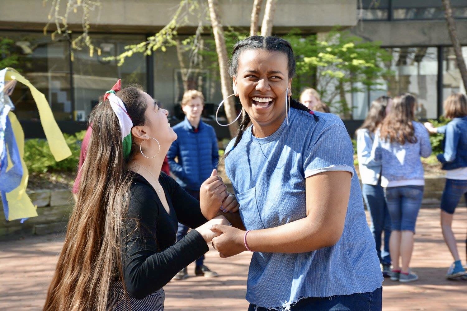 Juniors and BBG members celebrate Cinco de Mayo in the Lily Courtyard with dance. 