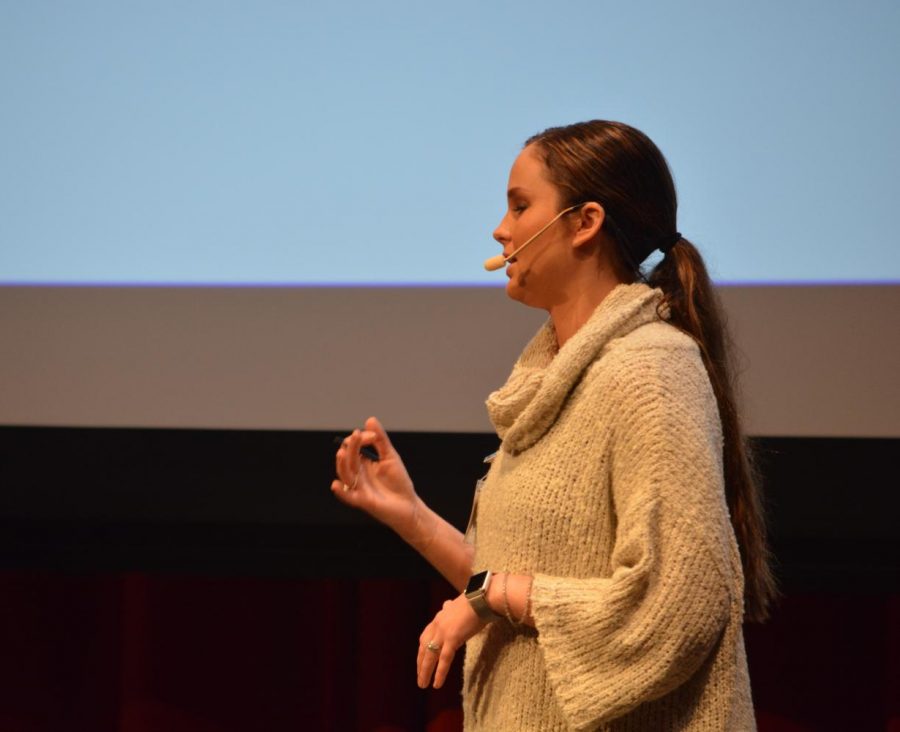 Presenter Krista Schaefer speaks to the audience. 