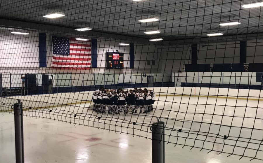 St.+Paul+United+huddles+before+their+game+against+Chisago+Lakes.