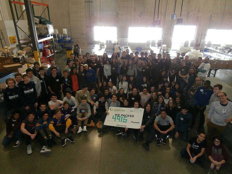 The+Class+of+2020+volunteered+at+Second+Harvest+Heartland+on+their+February+retreat.