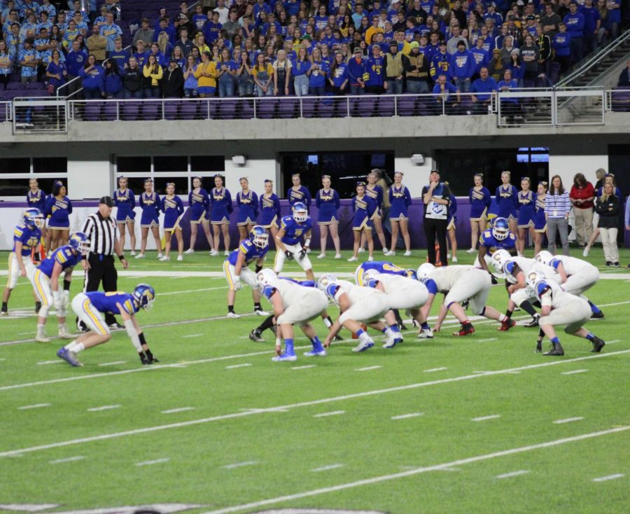 Waseca prepares to defend against the Wolfpack.