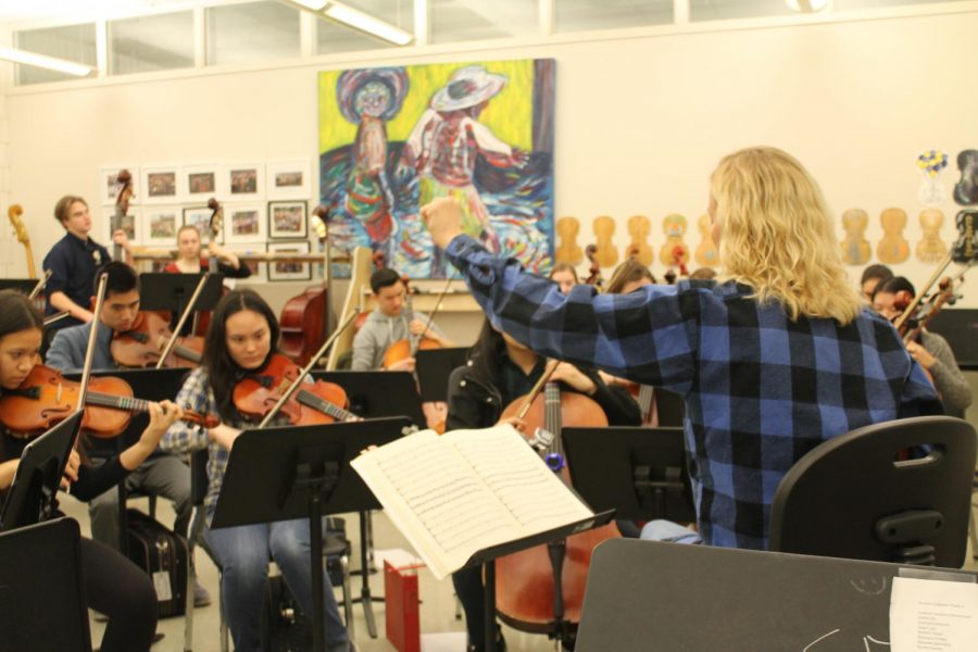 Orchestra Director Almut Engelhardt instructs the Honors Sinfonia.