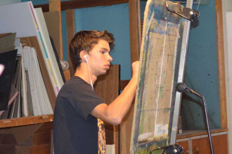 Endorf draws during an art class at SPA.
