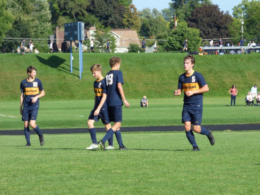 The boys varsity soccer team defeated Trinity 4-0 last Saturday. “Trinity was a pretty solid team, but we managed to put four goals past them and extend our win streak to four games. I think it highlighted a lot of good things for our team that we can continue to work going deeper into the season, Junior Milo Waltenbaugh said. 