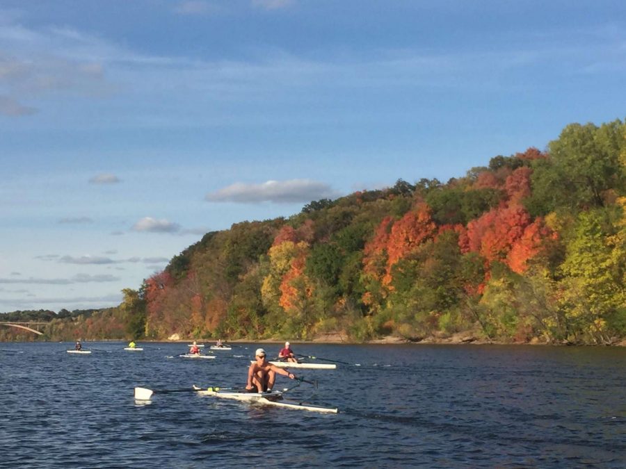 Junior+Griffin+Ziemer+rows+down+the+Missippi+river+with+some+friends.