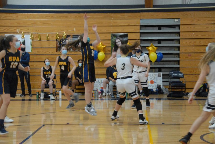 Sophomore Lindsay Browne takes a shot from the elbow. 