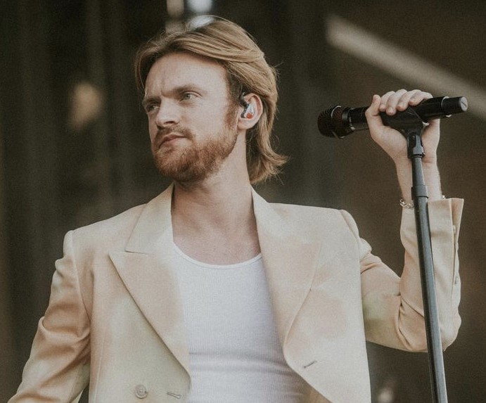 SHOWSTOPPER.+Finneas+OConnell+performs+his+music+at+the+Austin+City+Limits+music+festival.+While+his+younger+sister+Billie+Eilish+has+stepped+into+the+spotlight+in+the+music+industry%2C+OConnell+has+made+a+name+for+himself+as+well.