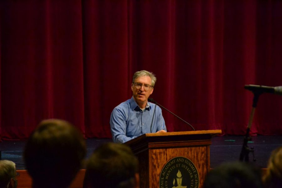 THE POWER OF DATA. Levitt is an SPA alumni and UChicago economics professor. He said, "SPA can be a leader again." In his session Levitt shared personal anecdotes about his experience at SPA and in the professional world of data science and economics. 