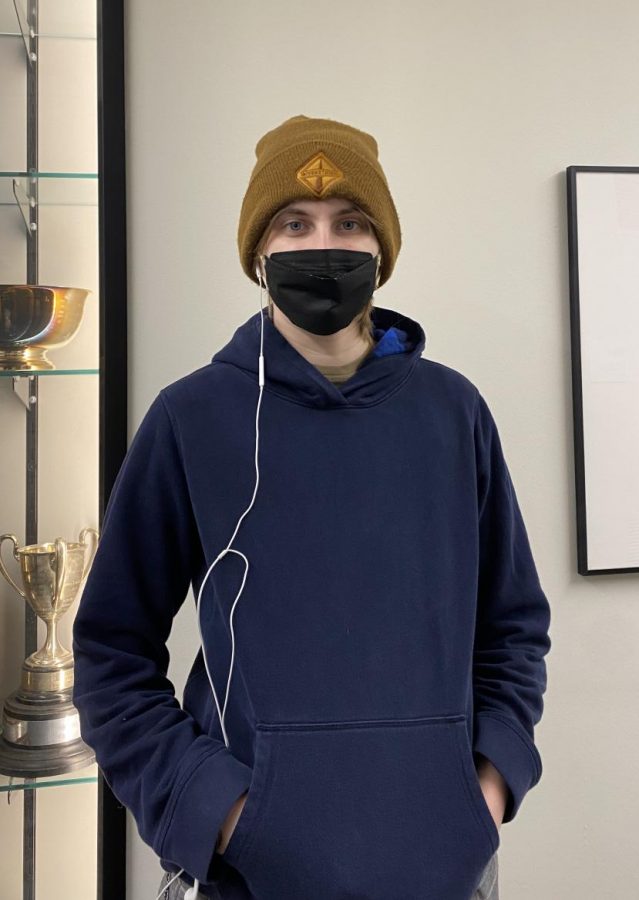 “It’s a comfortable sweatshirt I got off of Amazon,” Remy Ebert said, and rated the sweatshirt a 10/10. 
