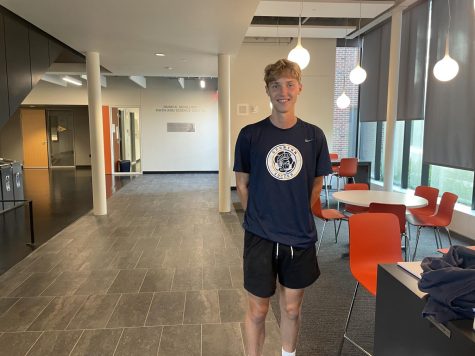 ATHLETIC SPIRIT. I have soccer practice later today, so I wanted to wear something that I can transition between the life of student-athlete, said senior Finn Sullivan.
