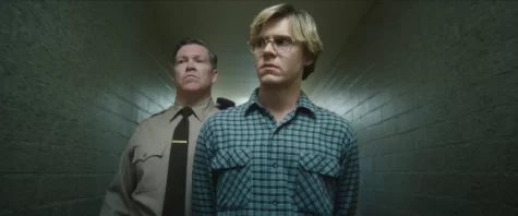 The show features a reenactment of Dahmer getting arrested and tried. (Cred: Dahmer – Monster: The Jeffrey Dahmer Story)