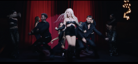 MILLION DOLLAR BABY. In the official video, Ava Max performs on stage at the Diamonds and Dancefloors club.