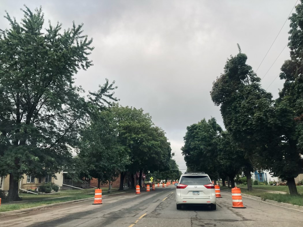 QEUES OF CONES: traffic builds up ahead of the intersection of Randolph and Davern.