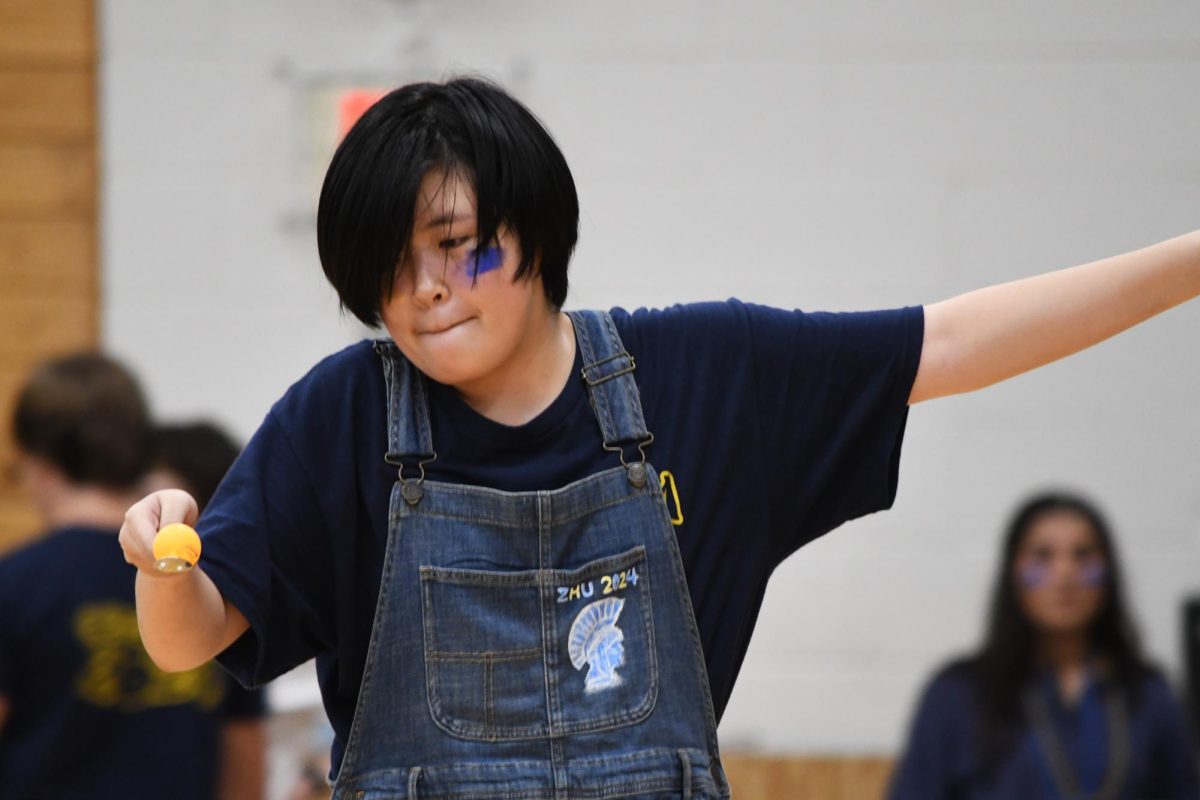 Whole US gathered in one place, but this time it wasn't in the auditorium or on Lang field. Friday Pep Fest took place in the gym, marking the official start of the homecoming weekend.