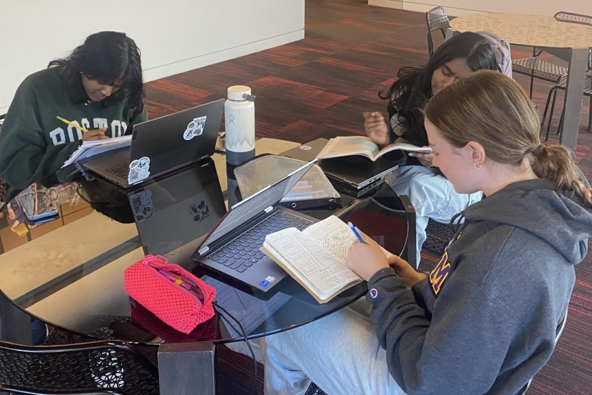 NOTEWORTHY. Taking notes has fallen out of fashion at SPA, but it is an essential technique for retaining information. "Taking good quality notes will drastically improve your schoolwork and prepare you for exams," writes Andrew Lipinsky. 

