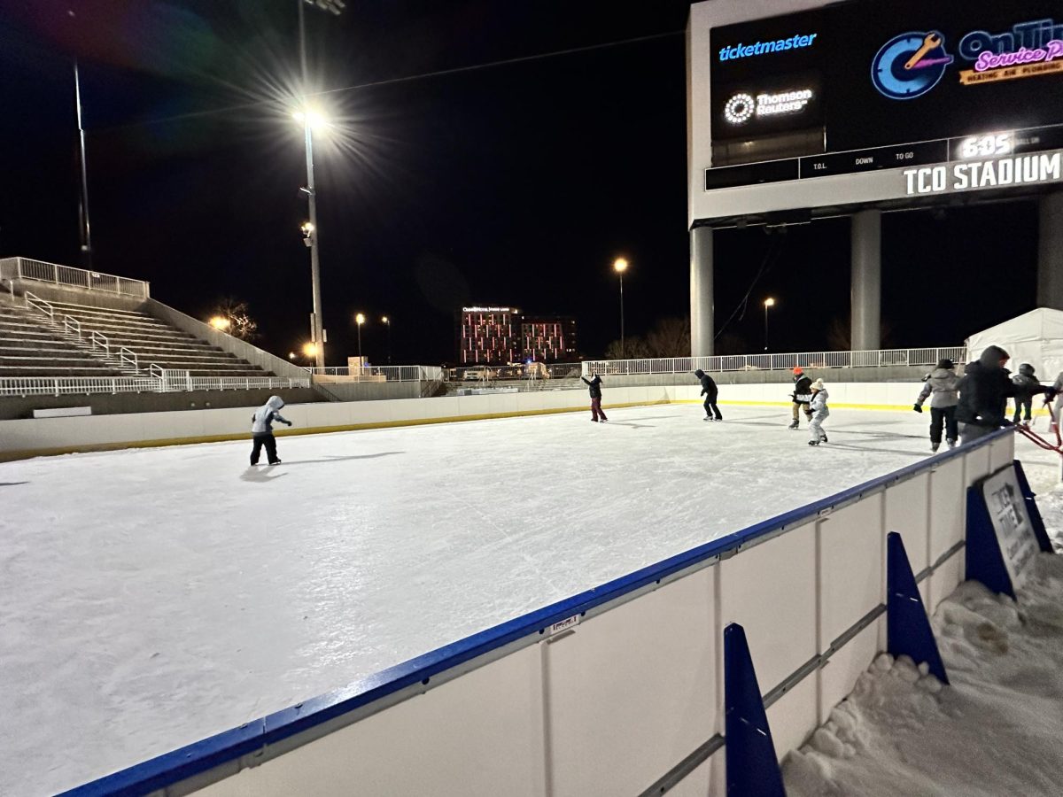 SKATE. The mid-sized ice rink is popular among attendees. People of all ages were able to use the attraction. 