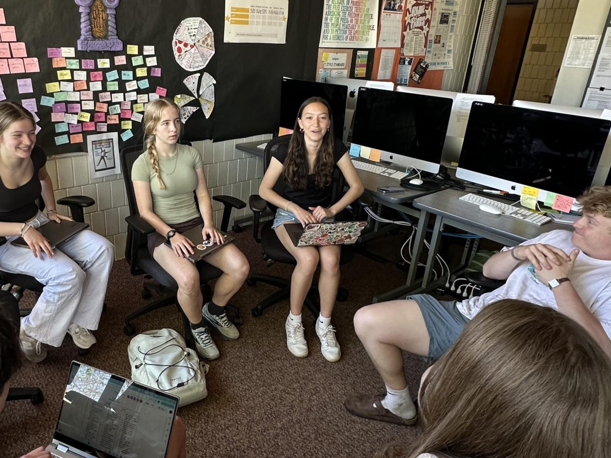 FREE SPIRIT. Rising Editor in Chief Sonia Kharbanda (center) works with incoming editors in the publications room.