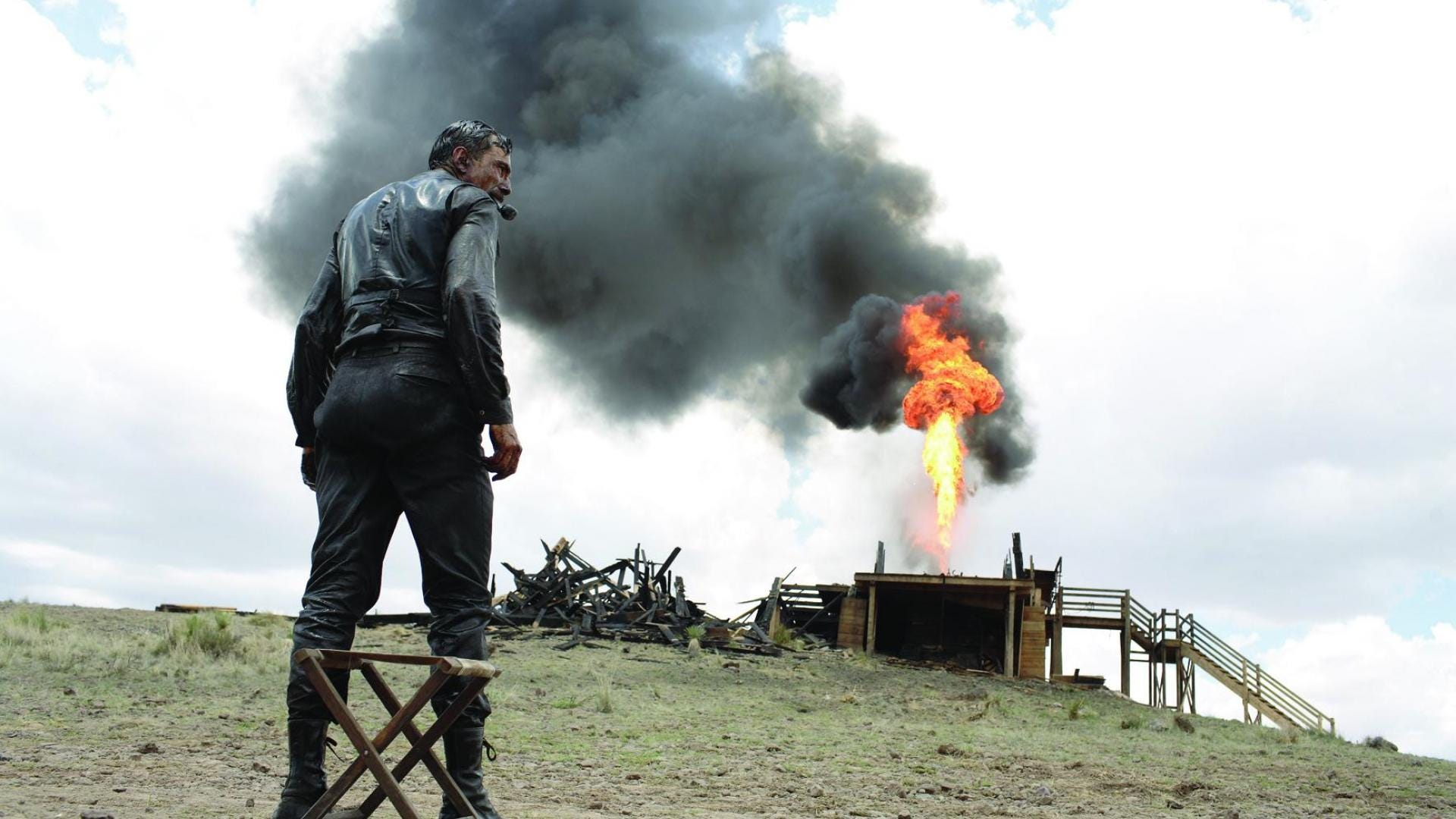 MOVIE MASTERCLASS. “There Will Be Blood” is a true masterclass of filmmaking, the greatest film from our greatest living director, and the best film of the past 25 years (Fair use image from Miramax).