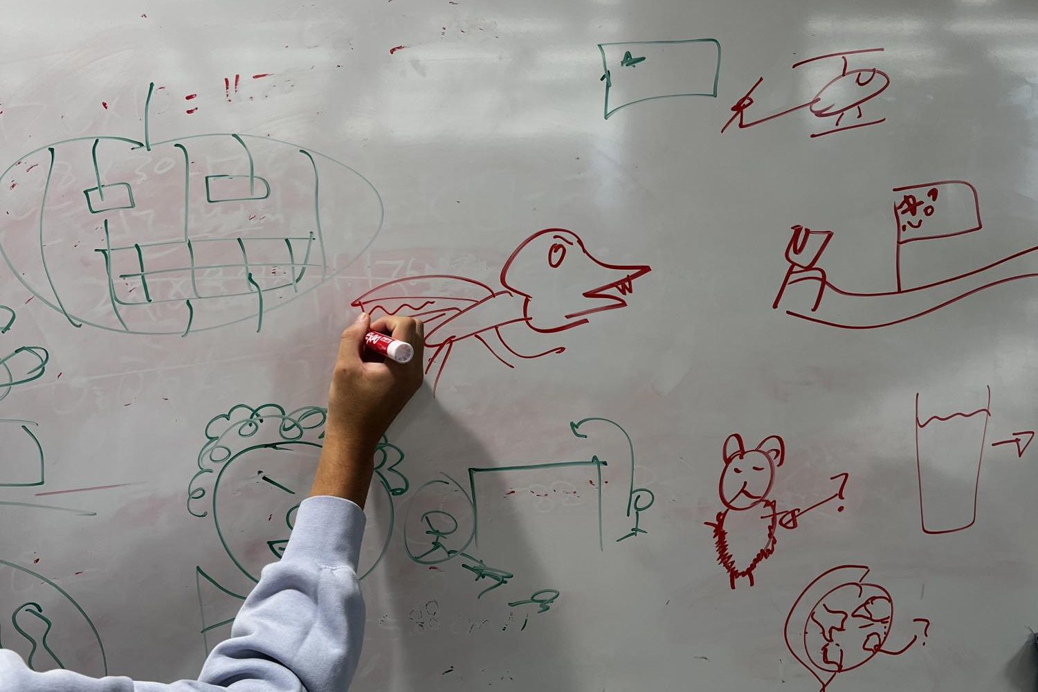 10CLC organizes cross grade Pictionary competition – The Rubicon