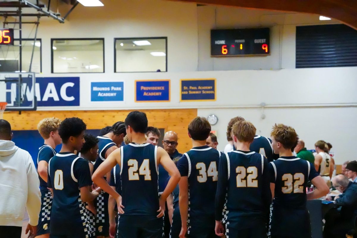 TIMEOUT. Throughout the game, coaches repeatedly called timeouts to regroup and reorganize their teams, especially as the score swung back and forth.