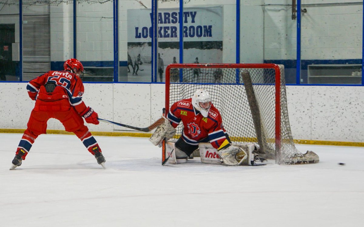 GOAL SHOT. Järfälla players practice making shots against the goalie.