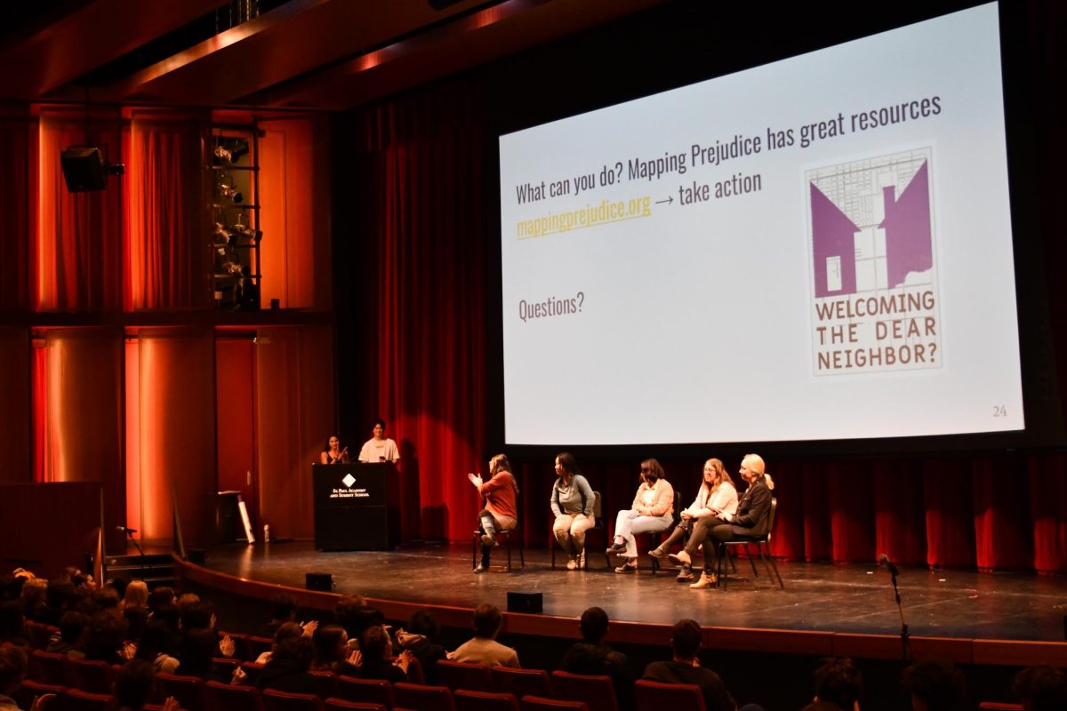 GOOD NEIGHBORS. Speakers D’Ann Lesch, Rachel Neiwert, Kristine West, Anchee Nitschke Durben, and Nawojka Lesinski from St. Catherine University discussed their research and opened mics for student questions.