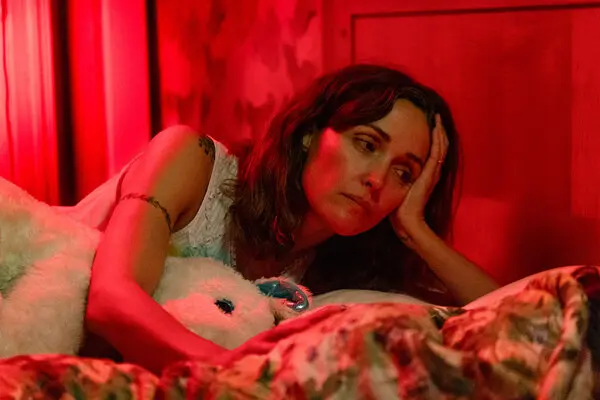PERFORMANCE. Mary Bronstein's second directorial project, "If I had Legs I'd Kick You," rides on the back of an A-plus performance from Rose Byrne (Fair Use Image from Elara Pictures). 