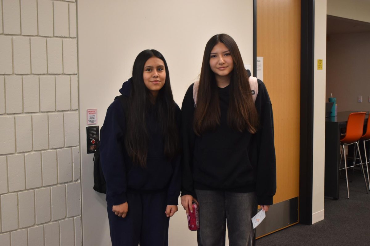 BLACK AND BLUE. (Grade Level) ________ and Anangogaa Hunt wore navy blue along with black for their monochrome outfits.