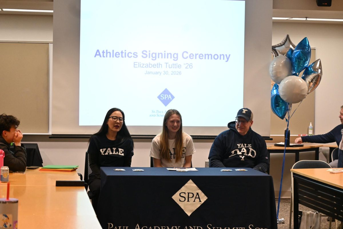 Elizabeth Tuttle's signing day (Image from SmugMug)